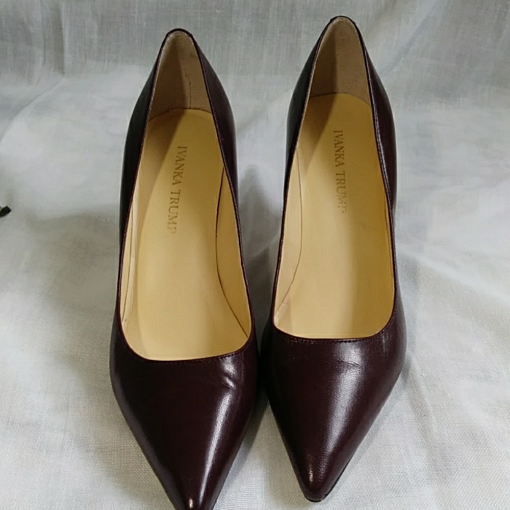 Ivanka Trump. It Tarra burgundy heels sz9